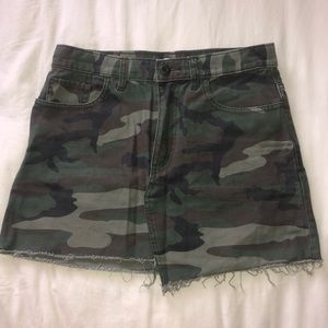 Aritzia Tna Camo Skirt